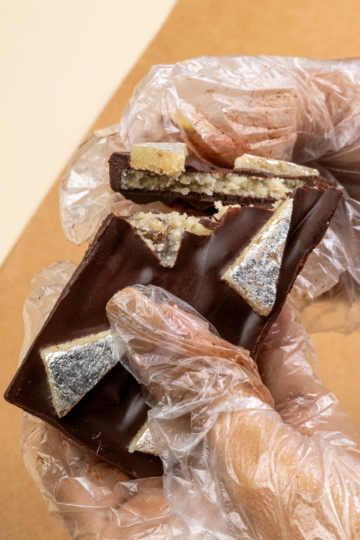 Kaju Katli Chocolate Bark (54.5% Dark)